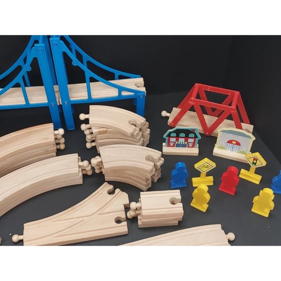 Wooden & Plastic Train Set Shanghai Wooden Arts & Crafts Co Ltd- 50 Pieces - Picture 3 of 7